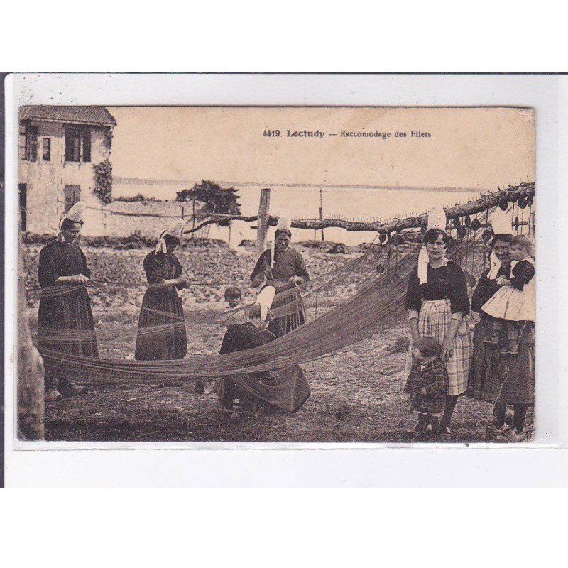 LOCTUDY: raccomodage des filets - état