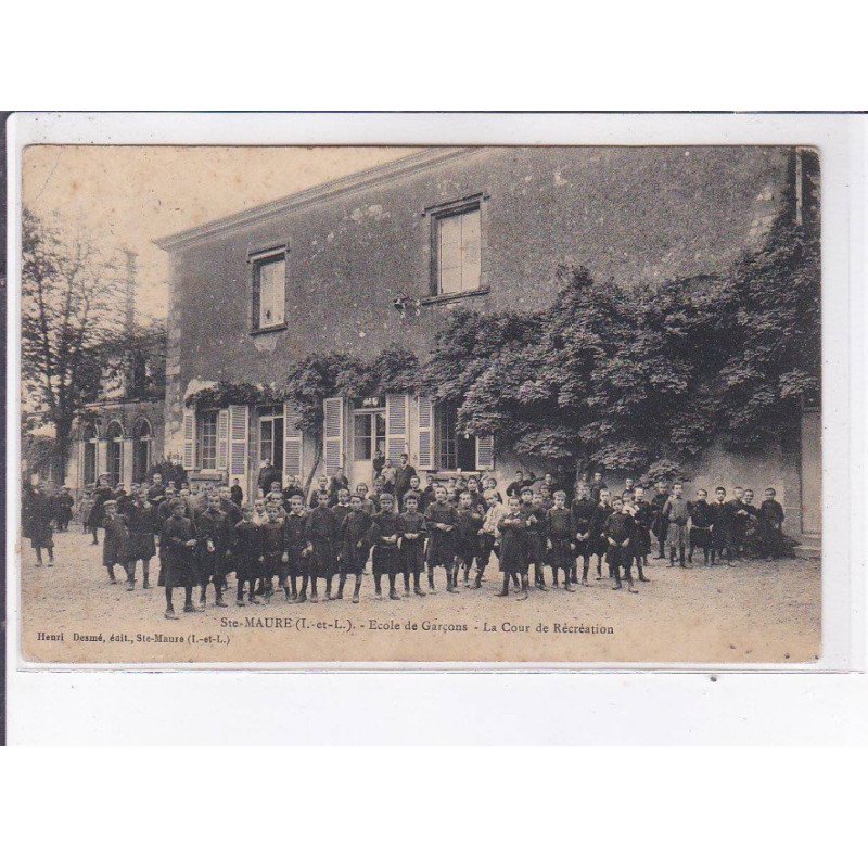 SAINTE-MAURE: école de garçons, la cour de récréation - état