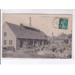 ROUGEMONT: la vererie, cour intérieure - très bon état