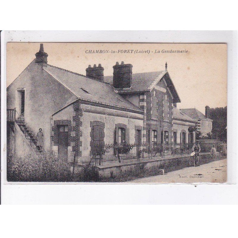 CHAMBON-la-FORET: la gendarmerie - très bon état