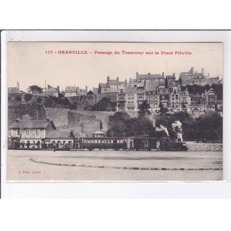 GRANVILLE: passage du tramway sur la place pleville - très bon état