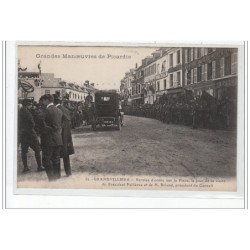 Grandes Manoeuvres de Picardie - GRANDVILLIERS - service d'ordre sur la place... très bon état