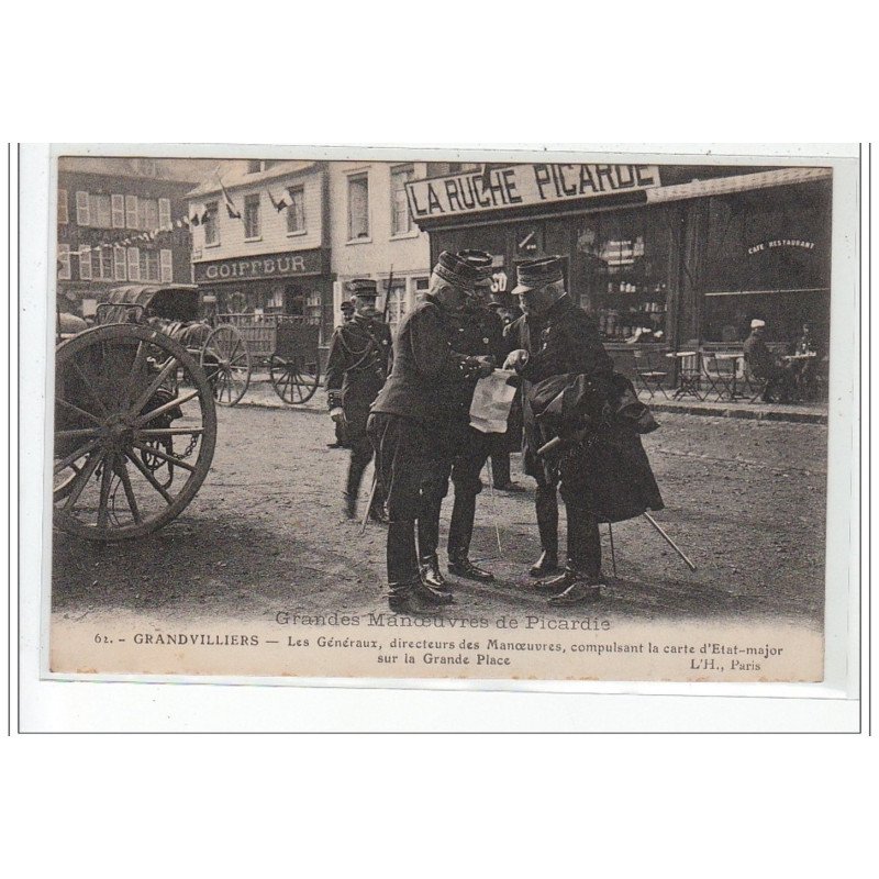 Grandes Manoeuvres de Picardie - GRANDVILLIERS - Les généraux compulsant la carte d'Etat Major - très bon état