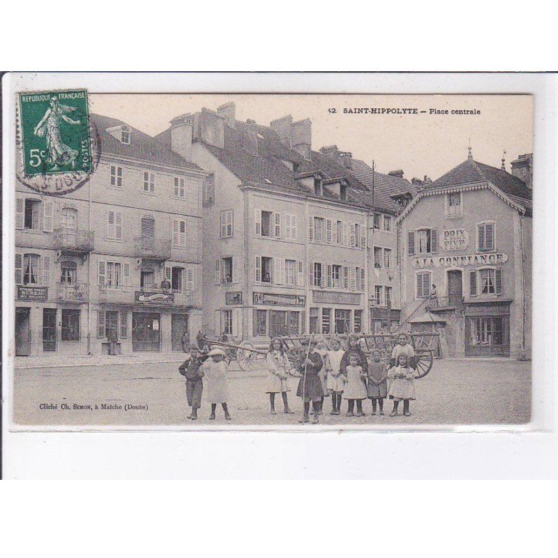 SAINT-HIPPOLYE: place centrale - état