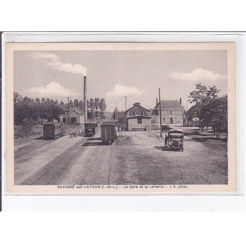 SAVIGNE-sur-LATHAN: la gare et la laiterie - très bon état