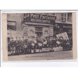 LORIENT: groupe de vendeurs du petit parisien - état