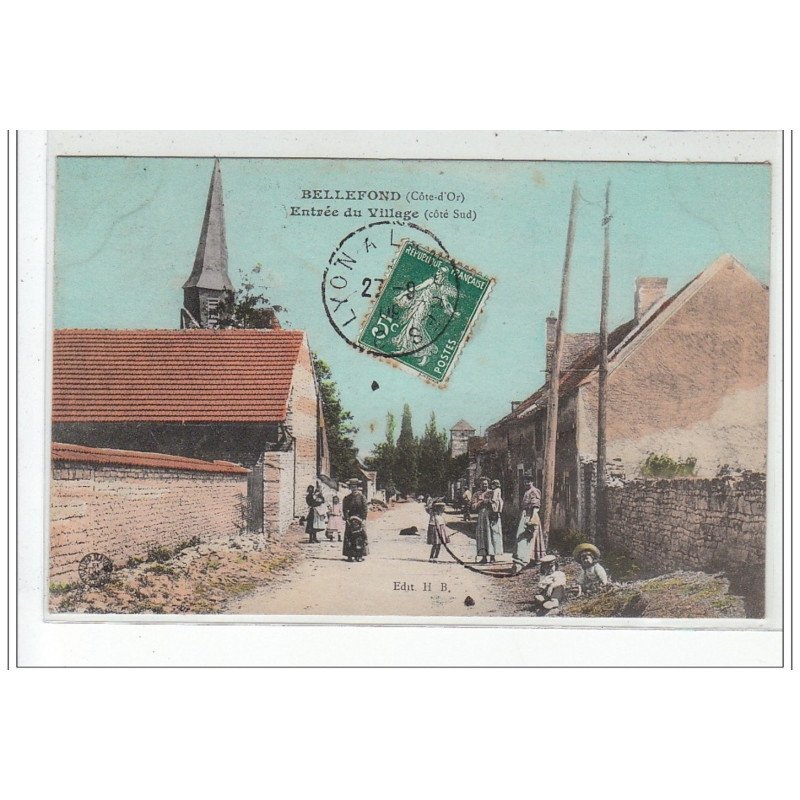 BELLEFOND - Entre du Village (côté sud) - très bon état