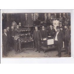 PARIS: magasin de mode, vêtements - très bon état