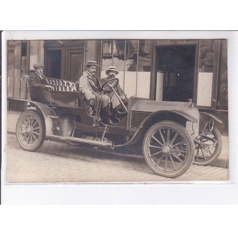 PARIS: automobile - très bon état