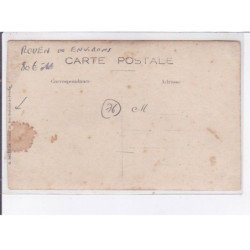 ROUEN ou environs: homme et chien avec une pancarte AVIS - état