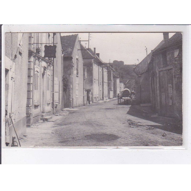 FONTENANT-PRES-CHABLIS: rue principale - très bon état