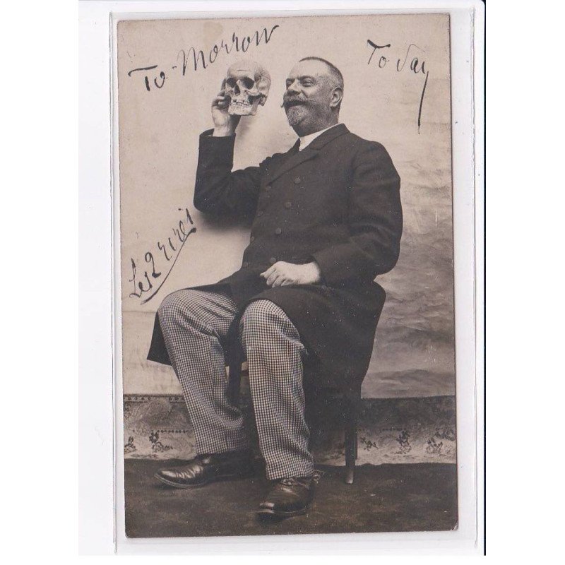 SURREALISME : carte photo d'un homme et d'un crane (squelette - mort) - très bon état