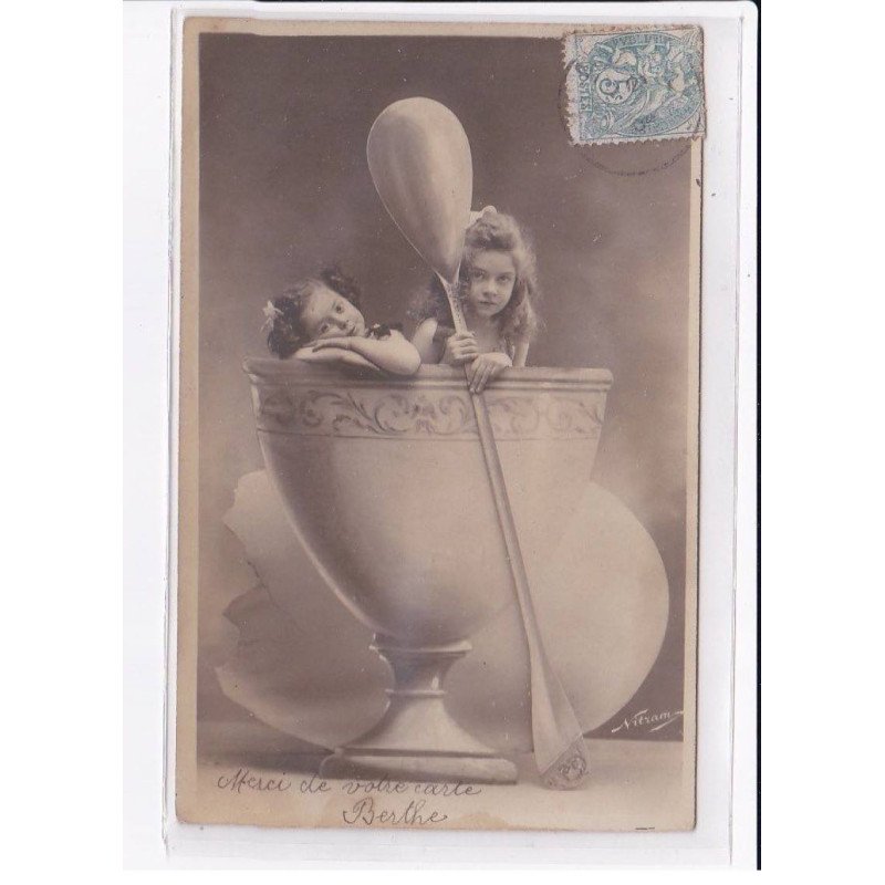 SURREALISME : enfant et oeuf (Paques - Nitram) - très bon état