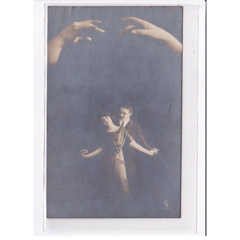 SURREALISME PHOTOMONTAGE :  fantaisie - femme et marionette (couple) - très bon état