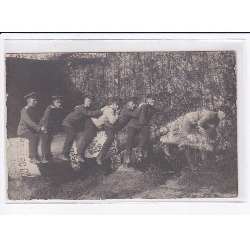 SURREALISME PHOTOMONTAGE :  (militaire sur une bouteille de champagne ? - bière ?)- très bon état