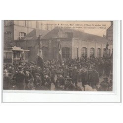 Obsèques de M. Mouchel, Maire et député d'ELBEUF (1911) - Le cortège rue Poussin,les volontaires d'Elbeuf- très bon état