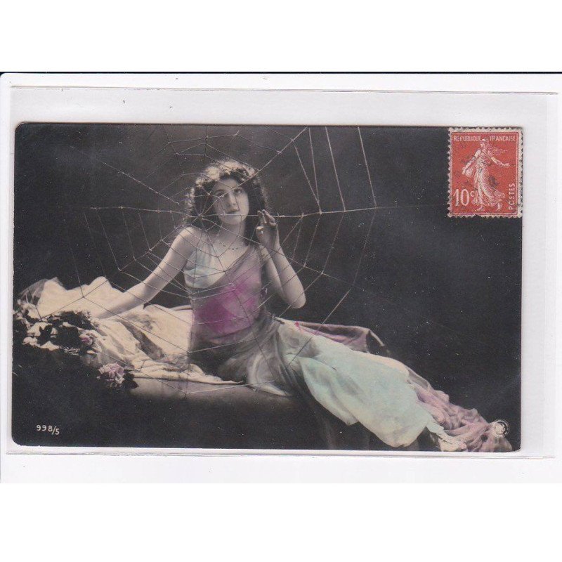 SURREALISME / photomontage : arraignée - (femme prise dans une toile) NPG - état