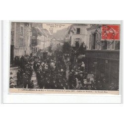 LONGJUMEAU - Concours Musical du 7 Juillet 1907 - Défilé des Sociétés - la Grande Rue - très bon état