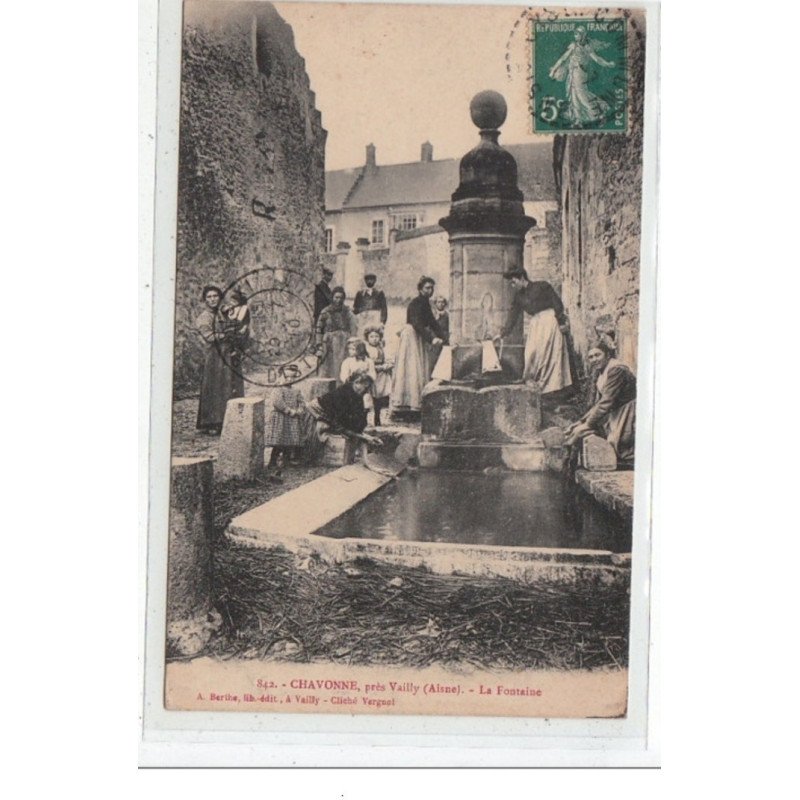 CHAVONNE près VAILLY - La Fontaine - très bon état