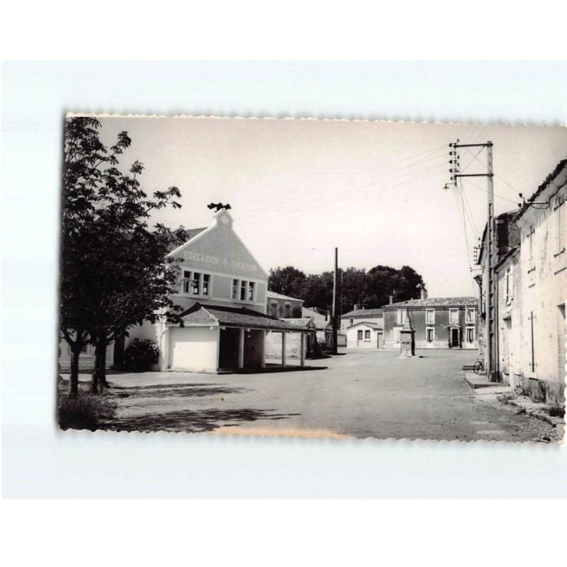POIRE SUR VELLUIRE : Vue intérieure du village - état POIRE SUR VELLUIRE : Vue intérieure du village - état