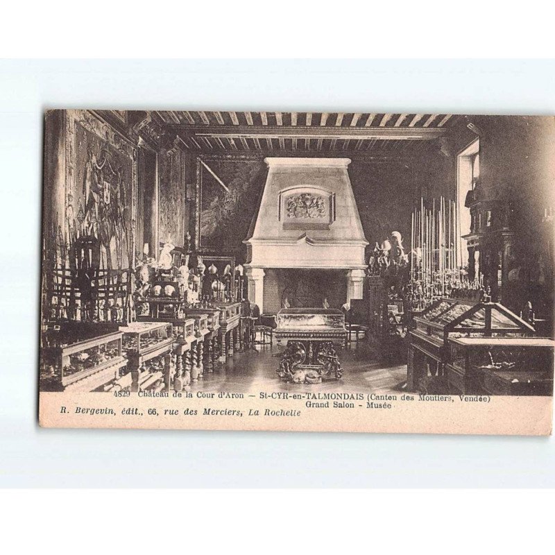 SAINT CYR EN TALMONDAIS : Château de la Cour d'Aron, Grand Salon, Musée - état SAINT CYR EN TALMONDAIS : Château de la Cour d'Aron, Grand Salon, Musée - état