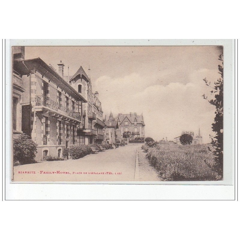 BIARRITZ - Family-Hotel - Place de l'Atalaye  - très bon état