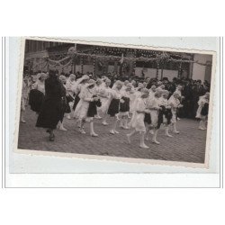 BOURBOURG - CARTE PHOTO - Procession vers 1930 - très bon état