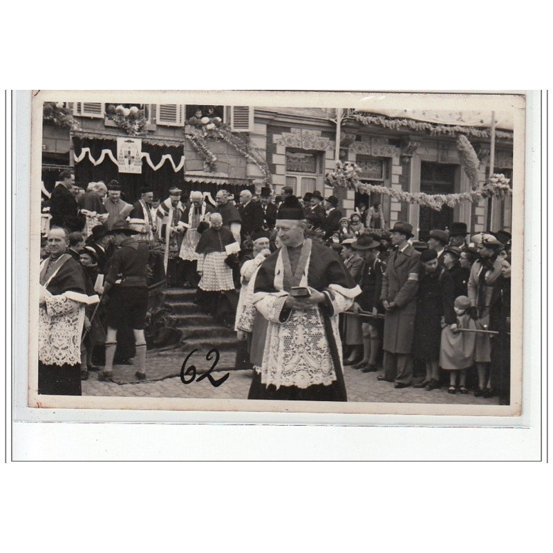 BOURBOURG - CARTE PHOTO - Procession vers 1930 - très bon état
