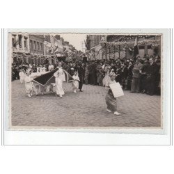 BOURBOURG - CARTE PHOTO - Procession vers 1930 - très bon état