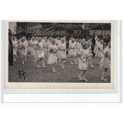 BOURBOURG - CARTE PHOTO - Procession vers 1930 - très bon état