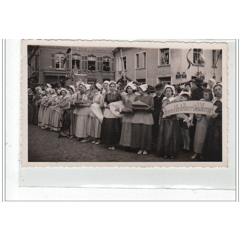 BOURBOURG - CARTE PHOTO - Procession vers 1930 - très bon état