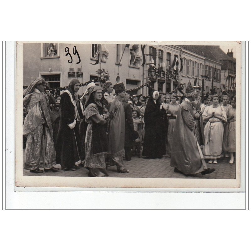 BOURBOURG - CARTE PHOTO - Procession vers 1930 - très bon état