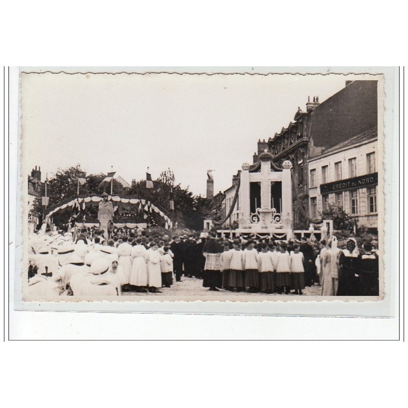 BOURBOURG - CARTE PHOTO - Procession vers 1930 - très bon état