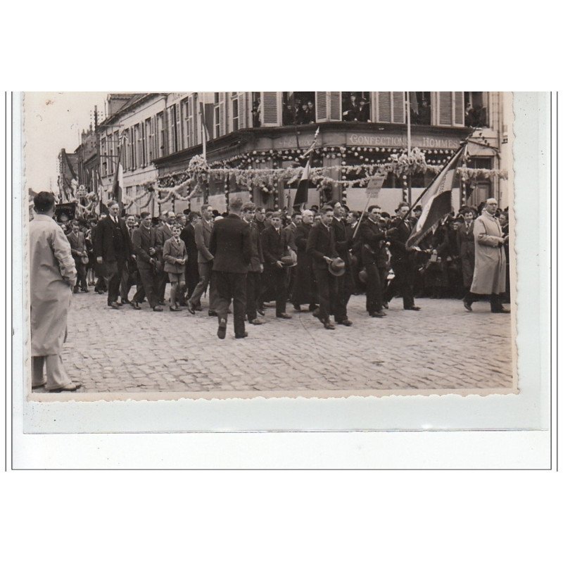 BOURBOURG - CARTE PHOTO - Procession vers 1930 - très bon état