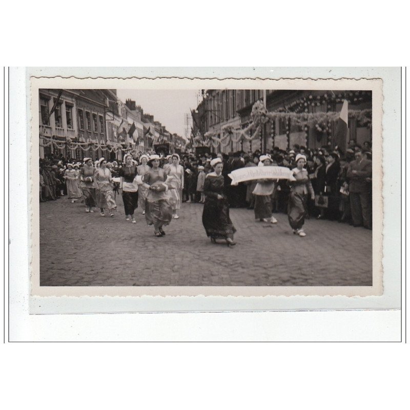 BOURBOURG - CARTE PHOTO - Procession vers 1930 - très bon état
