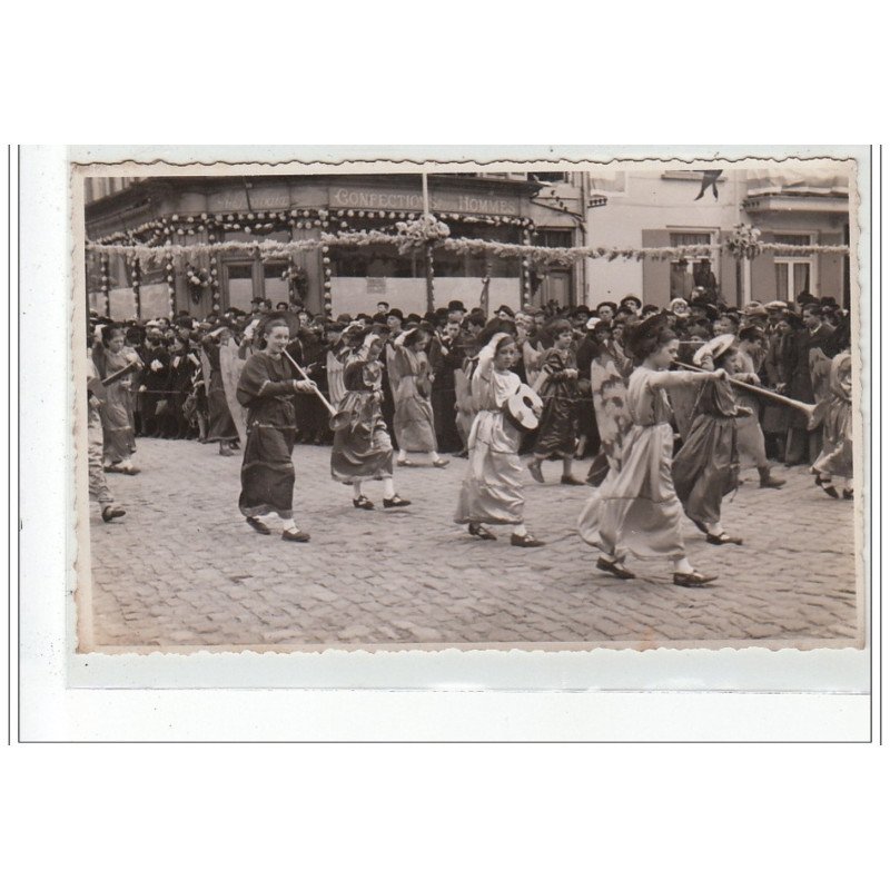 BOURBOURG - CARTE PHOTO - Procession vers 1930 - très bon état