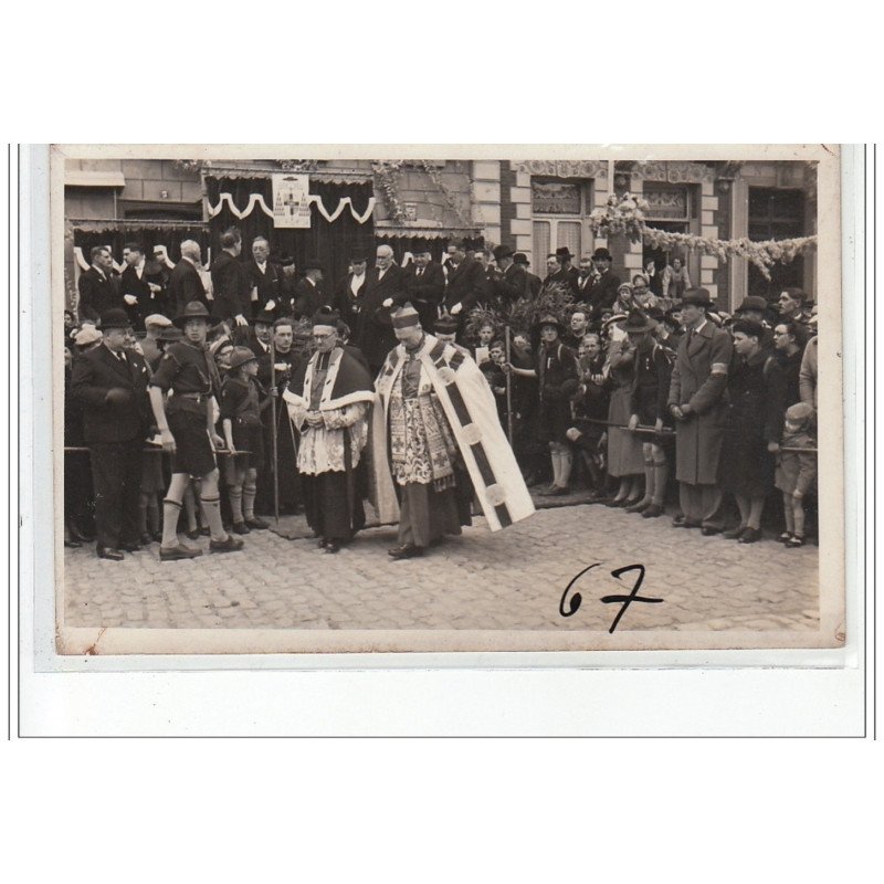 BOURBOURG - CARTE PHOTO - Procession vers 1930 - très bon état