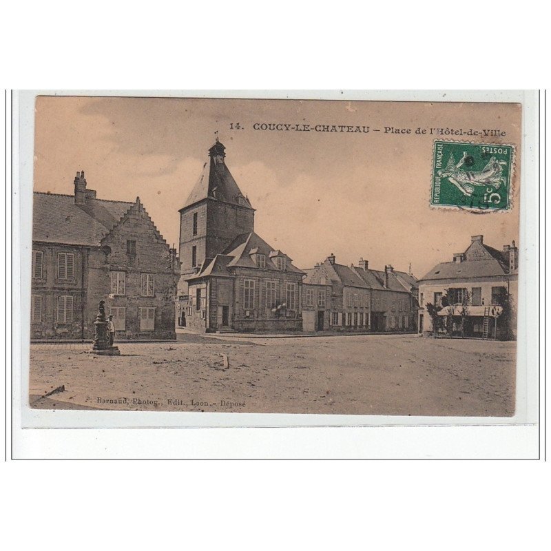 COUCY LE CHATEAU - Place de l'Hôtel de Ville - très bon état