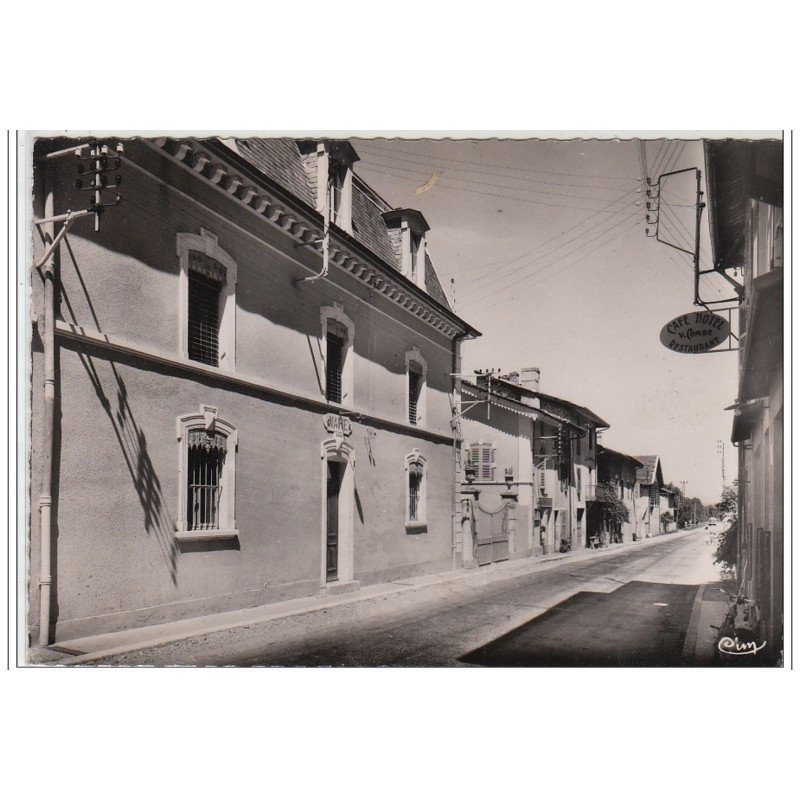 ISERON - La mairie - très bon état