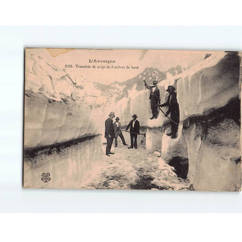 Tranchée de neige de 3mètre de haut - état Tranchée de neige de 3mètre de haut - état