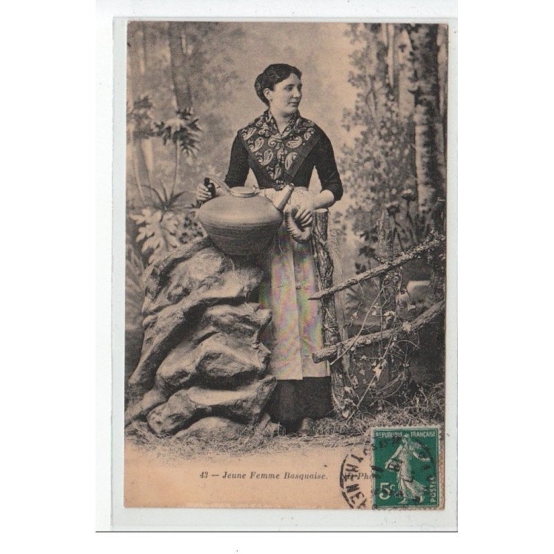 TYPE BASQUE - Jeune femme basquaise - très bon état TYPE BASQUE - Jeune femme basquaise - très bon état