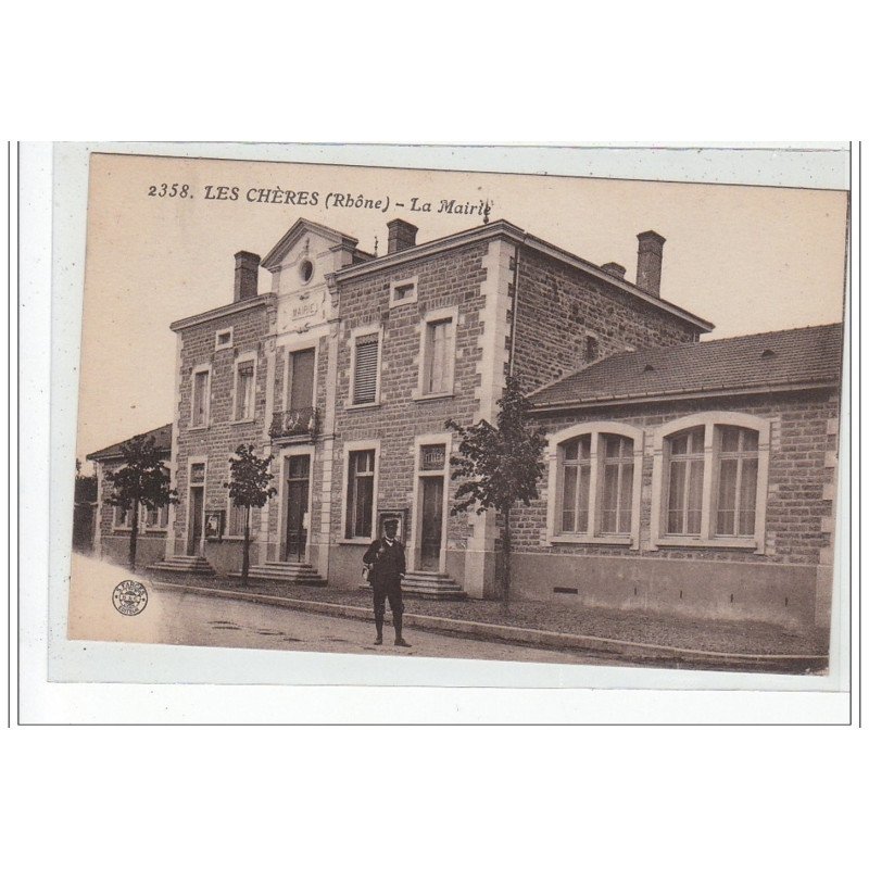 LES CHERES - La Place - Hôtel du Soleil d'Or - très bon état LES CHERES - La Place - Hôtel du Soleil d'Or - très bon état