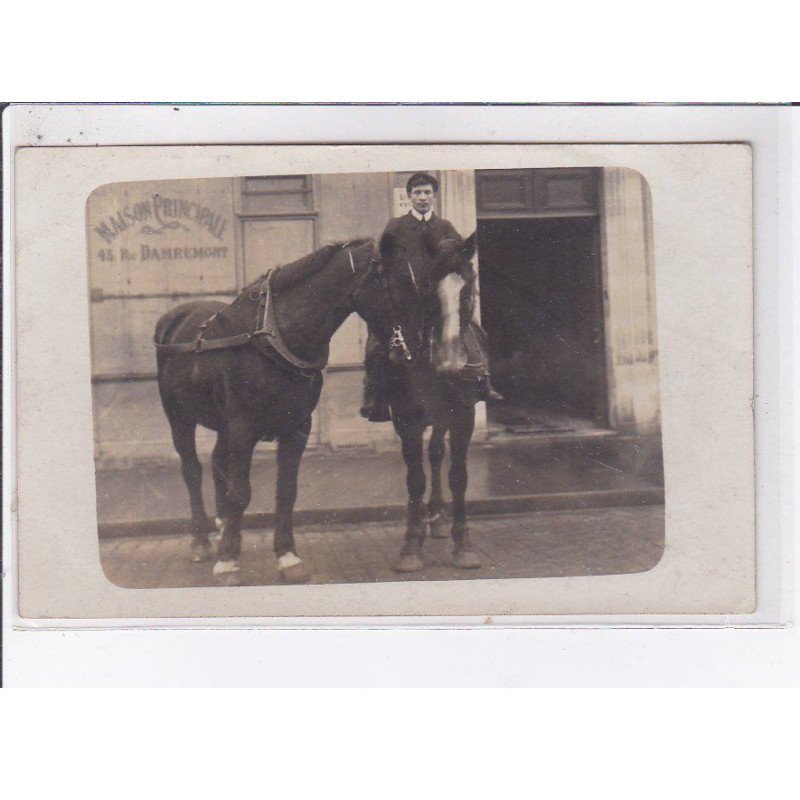 PARIS: 75018, maison principale 43 damremont, chevaux, personnage - très bon état