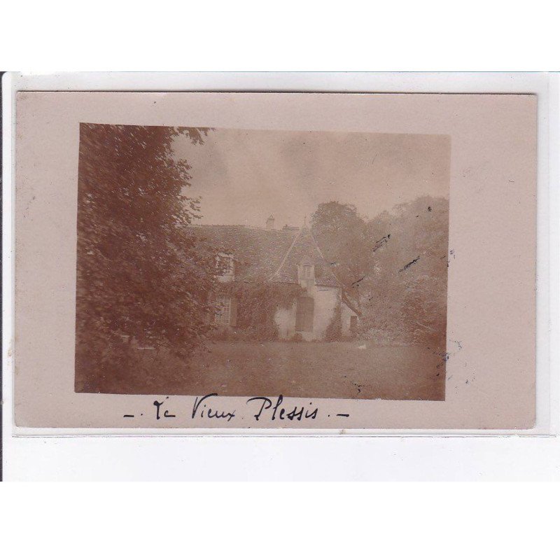LE VIEUX PLESSIS: château - très bon état