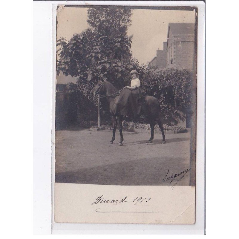 DINARD: femme et cheval - état