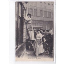PARIS: les colleuses d'affiches - très bon état