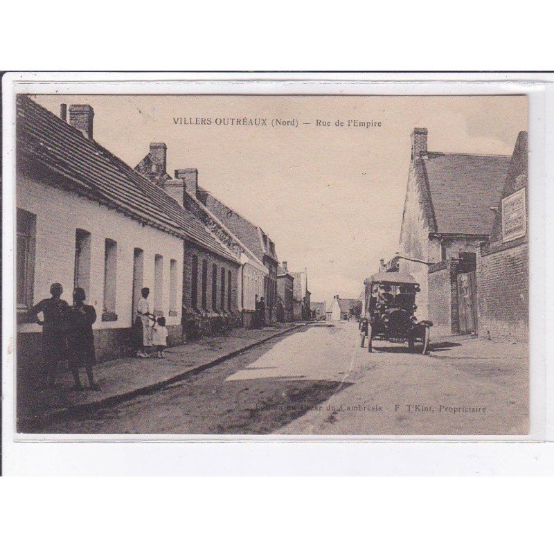 VILLERS-OUTREAUX: rue de l'empire, voiture - très bon état