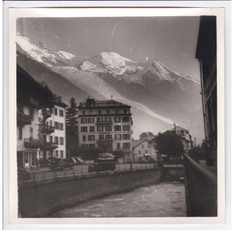 Photo 1936 de Lucien Gauthier : l' Astoria Poste Hotel (Chamonix) (pension) - format 17x17 cm papier épais