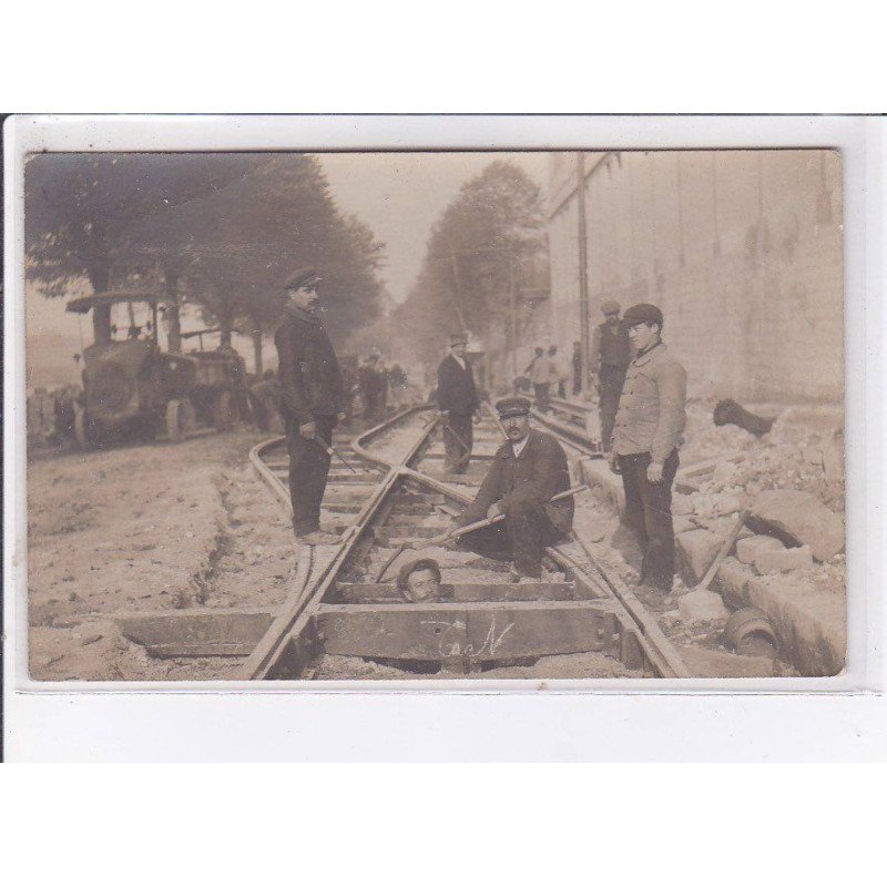 COURBEVOIE ASNIERES LEVALLOIS: installation du tramway sur les bords de seine - très bon état