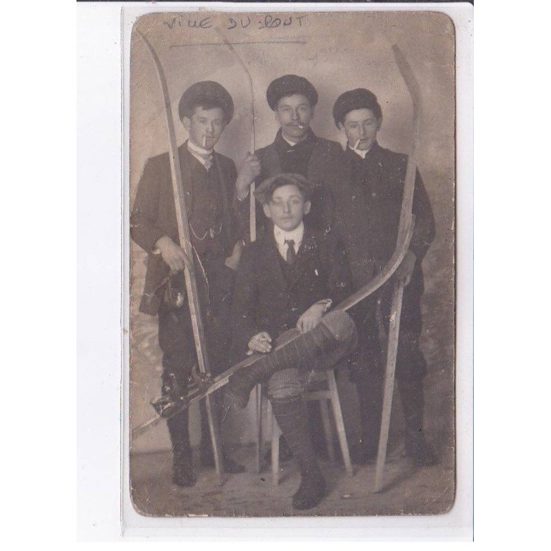 VILLE DU PORT: skieurs, skis - état